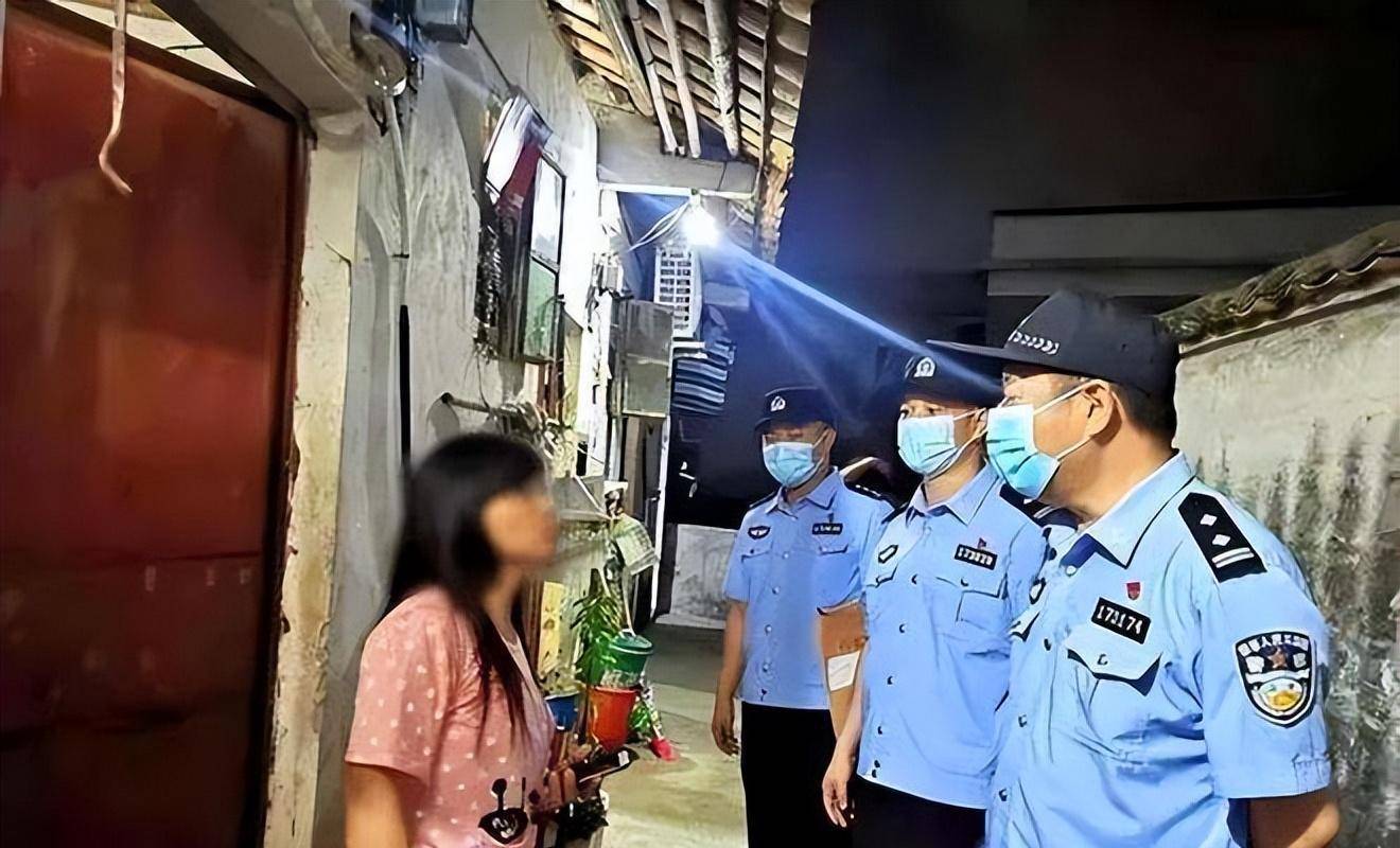 老师"到学生家里家访,行迹诡异被赶走,随后校花遇害_刘父_沈蓓_刘思佳