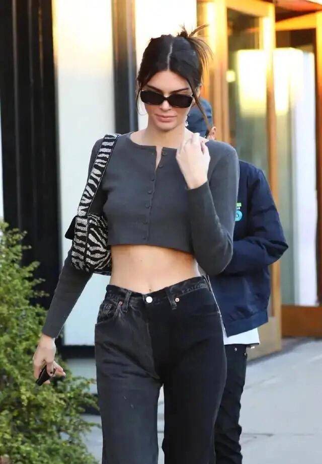 揭秘:"卡戴珊女人们"混乱的情史,以及不择手段的上位史_女儿_妈妈