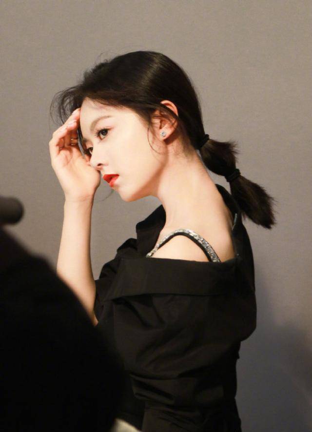 浓妆艳抹成国民闺女第一美,艳压关晓彤张子枫_少女_风格_红唇