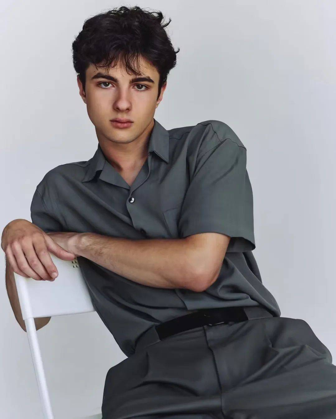 爆款外籍鲜肉男模:vova_气质_形象_服装