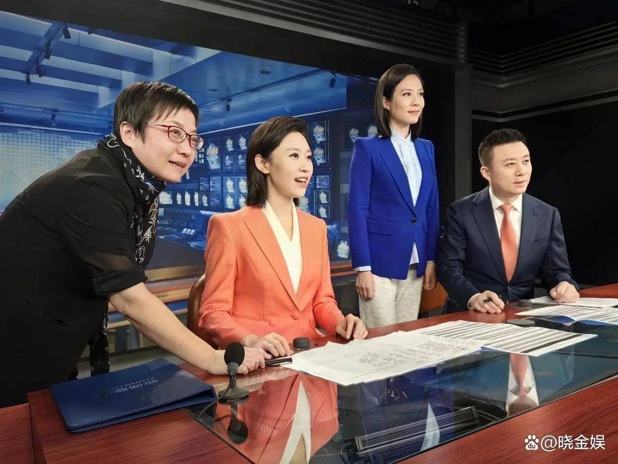 90天内和《联播》所有男主播已全部搭档了个遍_节目_合作_严於信