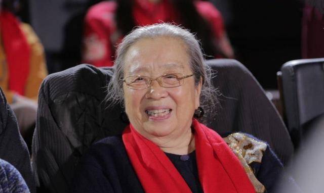 因出演反派被迫搬家,现才知她扎的都是坏人_李明启_观众_赵薇