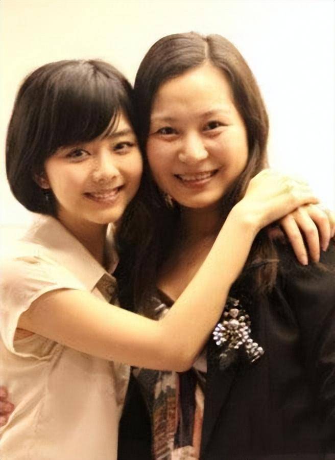 童颜王者谭松韵的坎坷成名史,15岁出道28岁丧母,她经历了什么_母亲