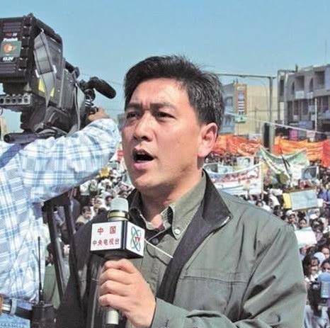 水均益的情感史:抛弃糟糠之妻,娶小13岁娇妻,女儿说出了真相