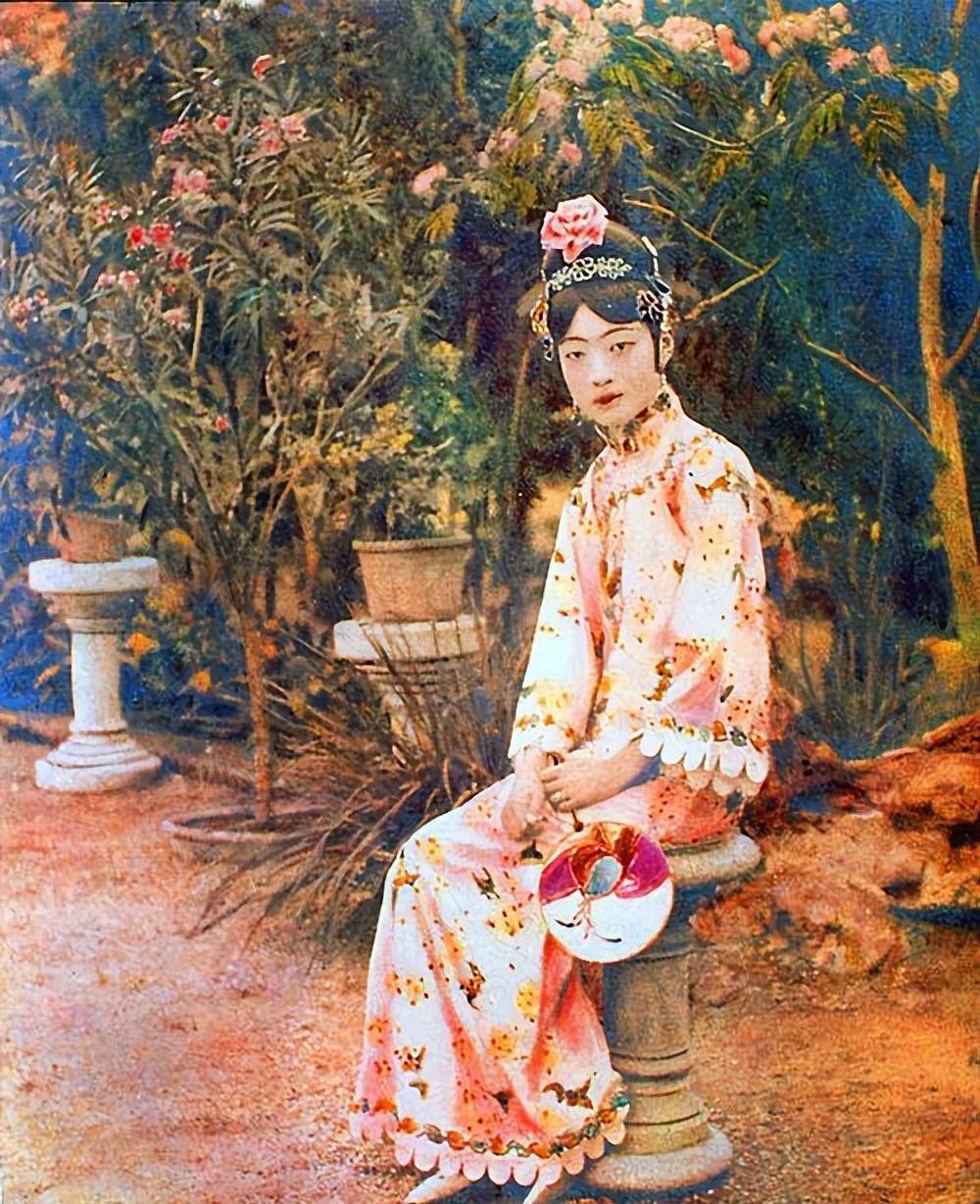 末代皇后婉容为何年仅39岁惨死?