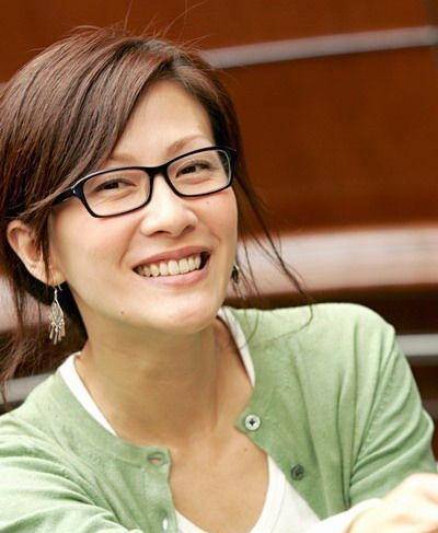 tvb花旦陈慧珊;45岁的年纪却只有30块钱的炖鸡来过生日_梁锦松_陈惠珊