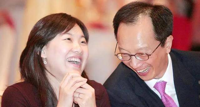 "梁锦松:67岁为让伏明霞生3胎,花百亿买豪华医院_陈慧姗_豪门_陈慧珊