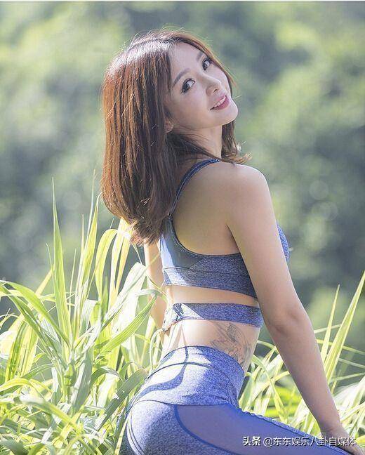 当她穿高跟鞋做深蹲的那一刻,网友我不配_林志玲_身形_女人