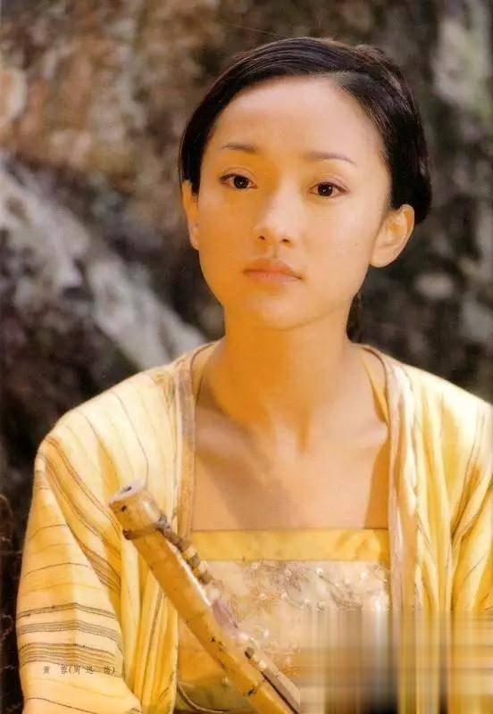 周迅的演技之所以能够获得如此广泛的认可,与她对表演的投入程度密不
