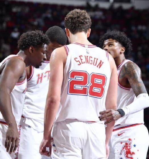 2人皆砍两双时,休城全胜!内线双塔不可取代_比赛_小贾_巴里·史密斯