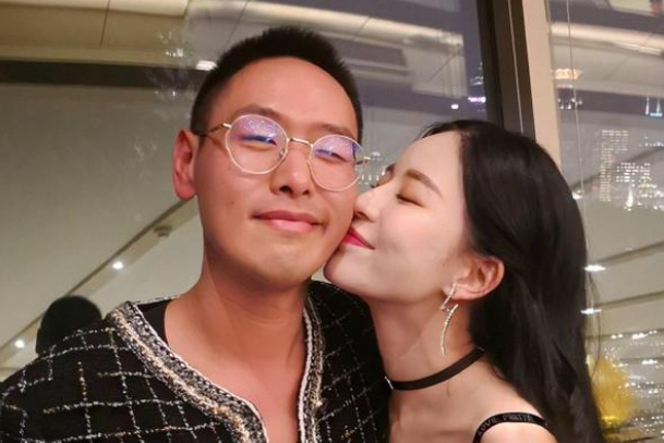 勾搭韩东君被拒,她还借子逼宫?和黄晓明密会,挑战baby?