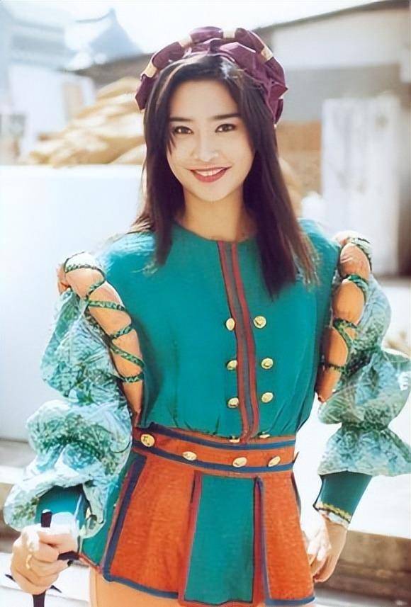 香港小姐卢淑仪,最好的年纪遇到李克勤,幸福甜蜜的日子天天有_谭咏麟