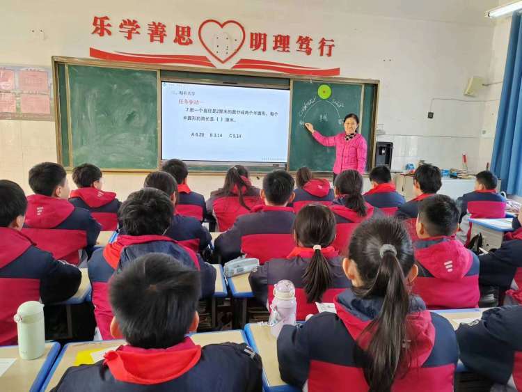 濮阳市清丰县教研室教研员到清丰县第一实验小学指导