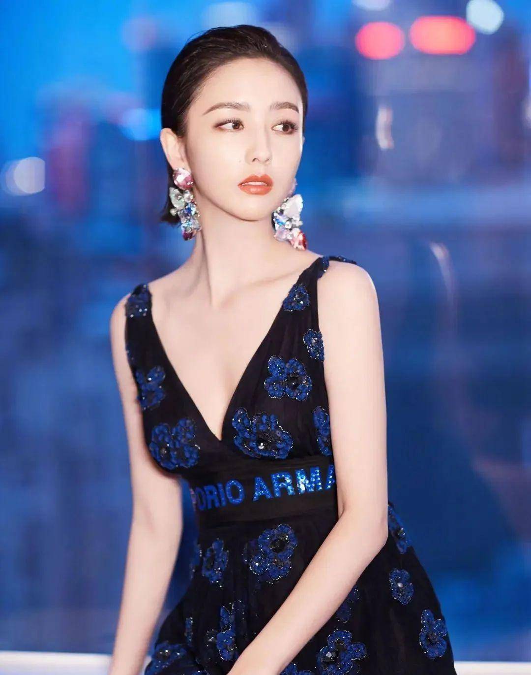 佟丽娅离婚后放飞自我!