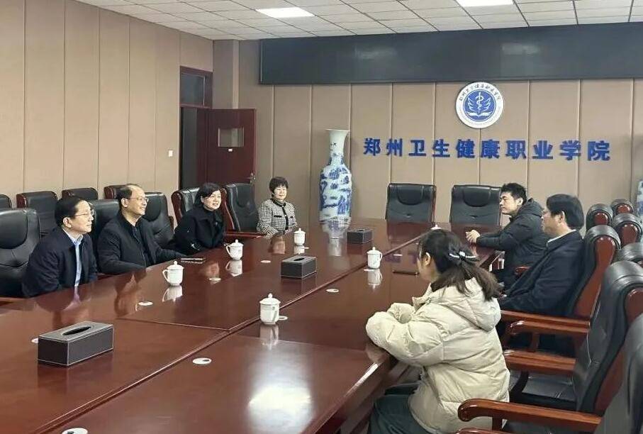 劉暢對閆俊山一行的到訪表示歡迎.