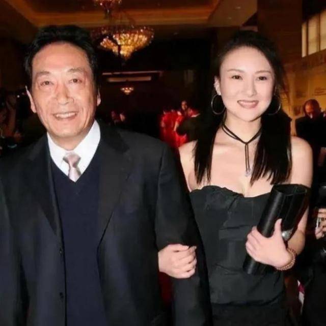 演員饒芯語,嫁大37歲王奎榮,如今過得怎麼樣了_妻子_工作_女兒