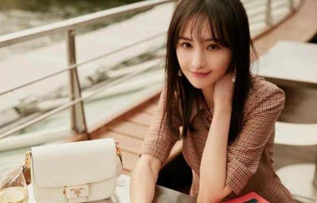 郑爽败诉后,家人曝郑爽在国外过得很好,粉丝望她多照顾两个孩子_张恒