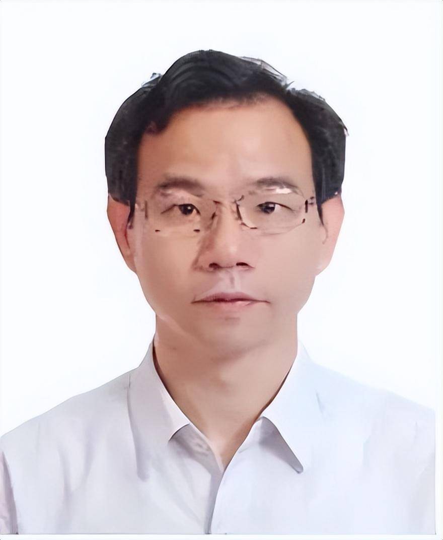 周海军,中国科学院理论物理研究所研究员,国家杰出青年基金获得者.