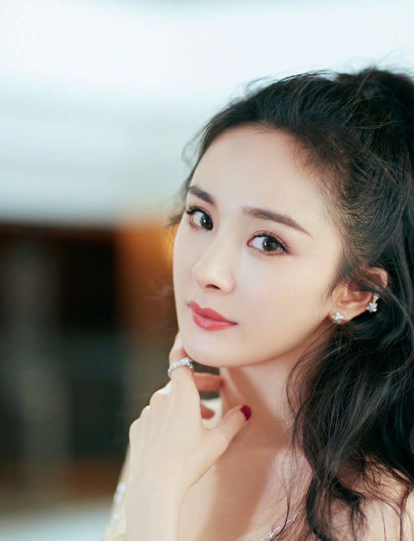 倾国倾城的三大星座女,素颜美女,天生底子好!_气质_化妆_男人