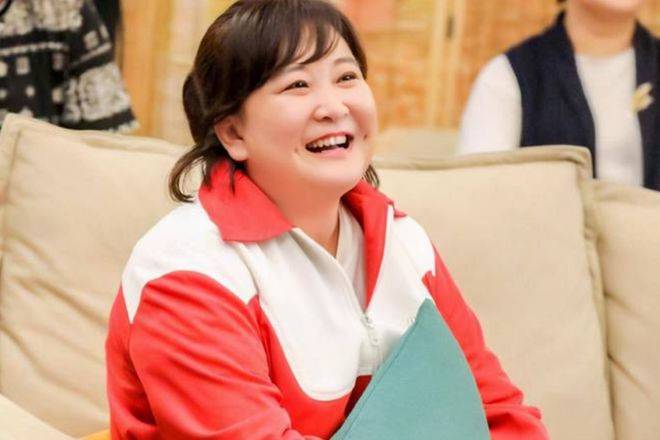 贾玲自曝:成功减了100斤!消失一年,她到底经历了啥_网友_高调_毅力