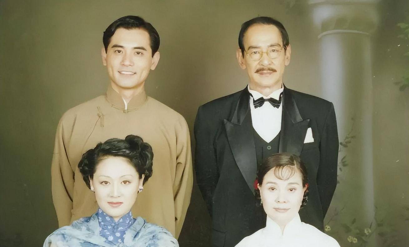 一年后,《北京人在纽约》的首播让王姬和姜文一举拿下金鹰奖最佳男女