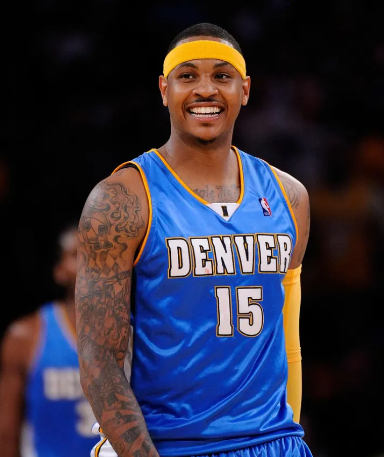 安东尼炮轰掘金,应该退役15号球衣,约基奇回应不存在"阴谋论"_本赛季