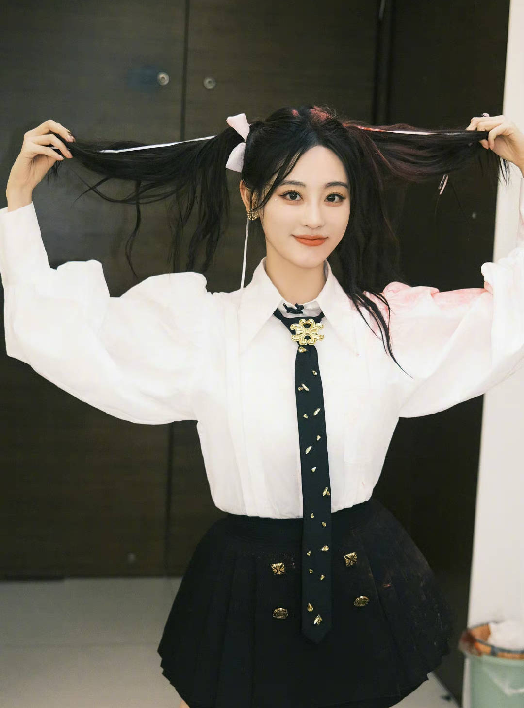 流量,嘴碎等……于正本人也是很"刚",直接在评论区和祝绪丹粉丝吵起来