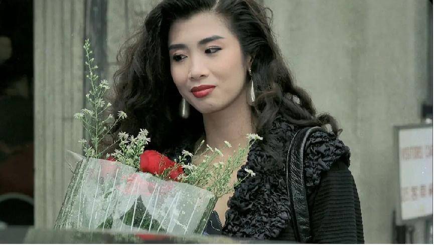 拍情色片斩获金马影后,港圈盛传她狠拒成龙,为前任守身至今_吴家丽