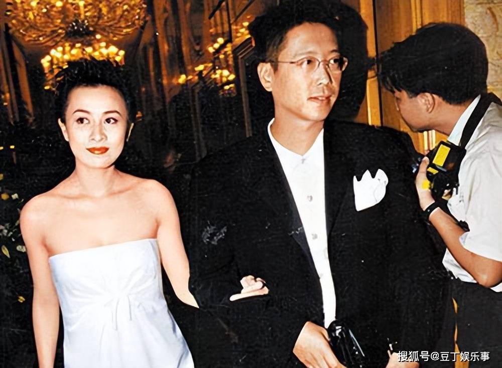 刘嘉玲"不雅照"曝光,掀起一场大骚乱,幕后真凶终于浮出水面_江湖_进行