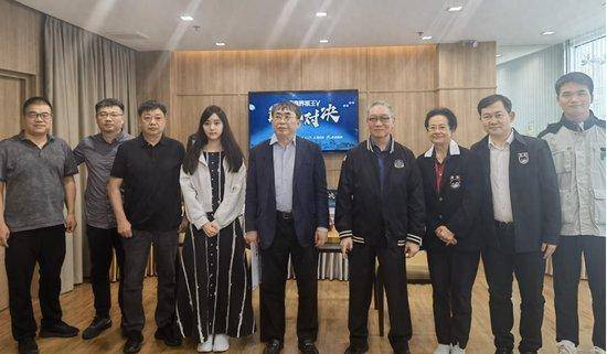 卫冕冠军温州棋王周天乐执白中盘胜普洱棋王陈宇,以2比0的比分,再度