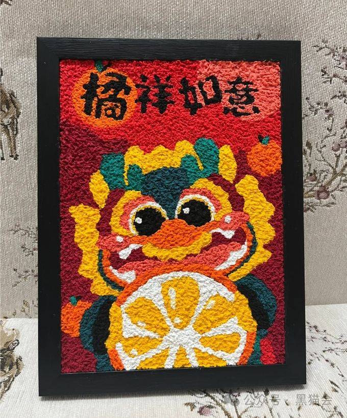 08,龙年主题纸浆画贴金箔技艺是来自南京的一项非遗技艺,起源于中国