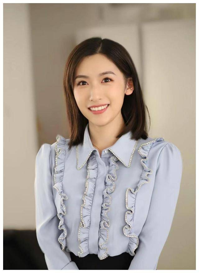 晒大肚照美艳动人,从哈佛毕业嫁圈外老公_孙雨朦_姐妹_孙雨彤