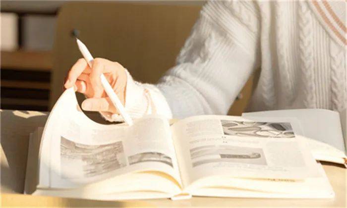 小孩英语学不会怎么办?家长必备的辅导技巧_孩子_进行_发展