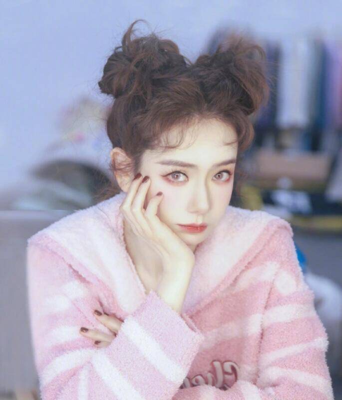 戚薇一家四口亮相迪士尼,1岁多宝宝首次曝光,超可爱!_lucky_孩子_儿子