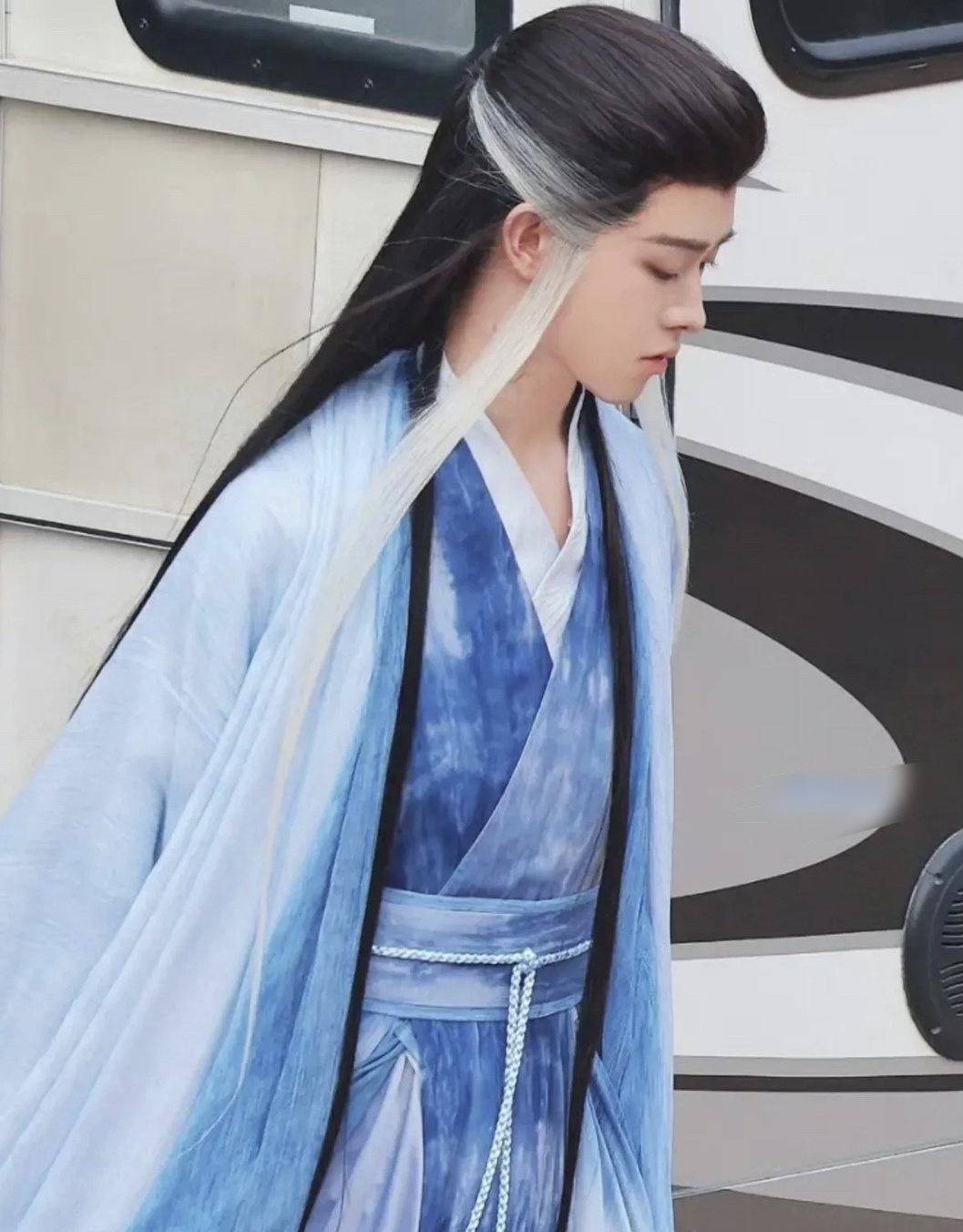 杨过同款挂耳染白发,古天乐,陈晓,田嘉瑞对比,差异一目了然_造型_云之