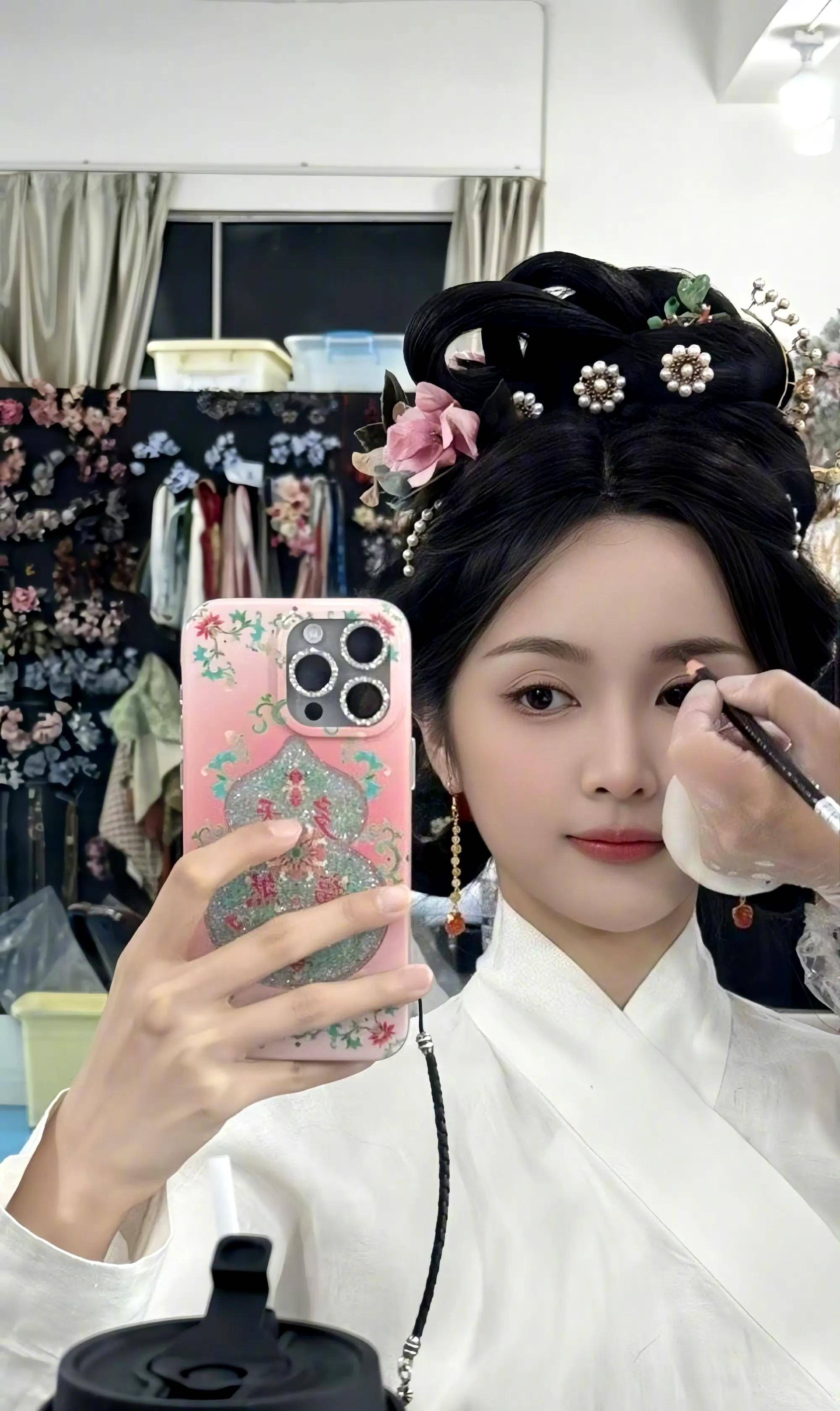 17新鲜事:肖战,赵丽颖,杨紫,任嘉伦,朱一龙,王鹤棣,杨幂_王俊凯_代拍