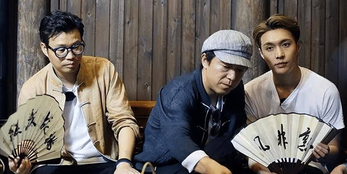 黄渤对李宇春这一挡,彻底暴露了他的本性,徐静蕾当年全说对了_裙子