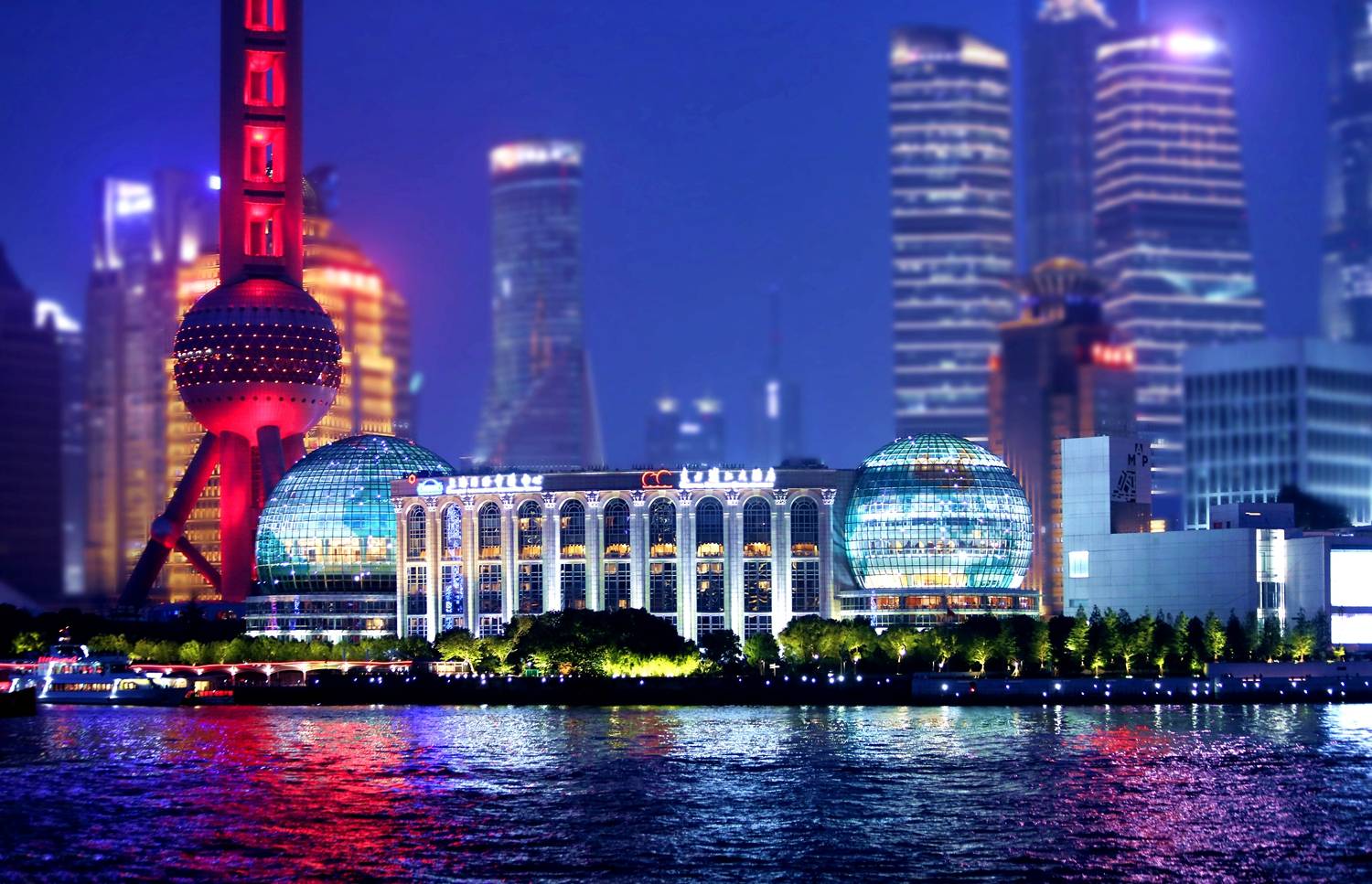 上海国际会议中心携手格乐利雅打造地标式主题空间"银河之夜"_服务