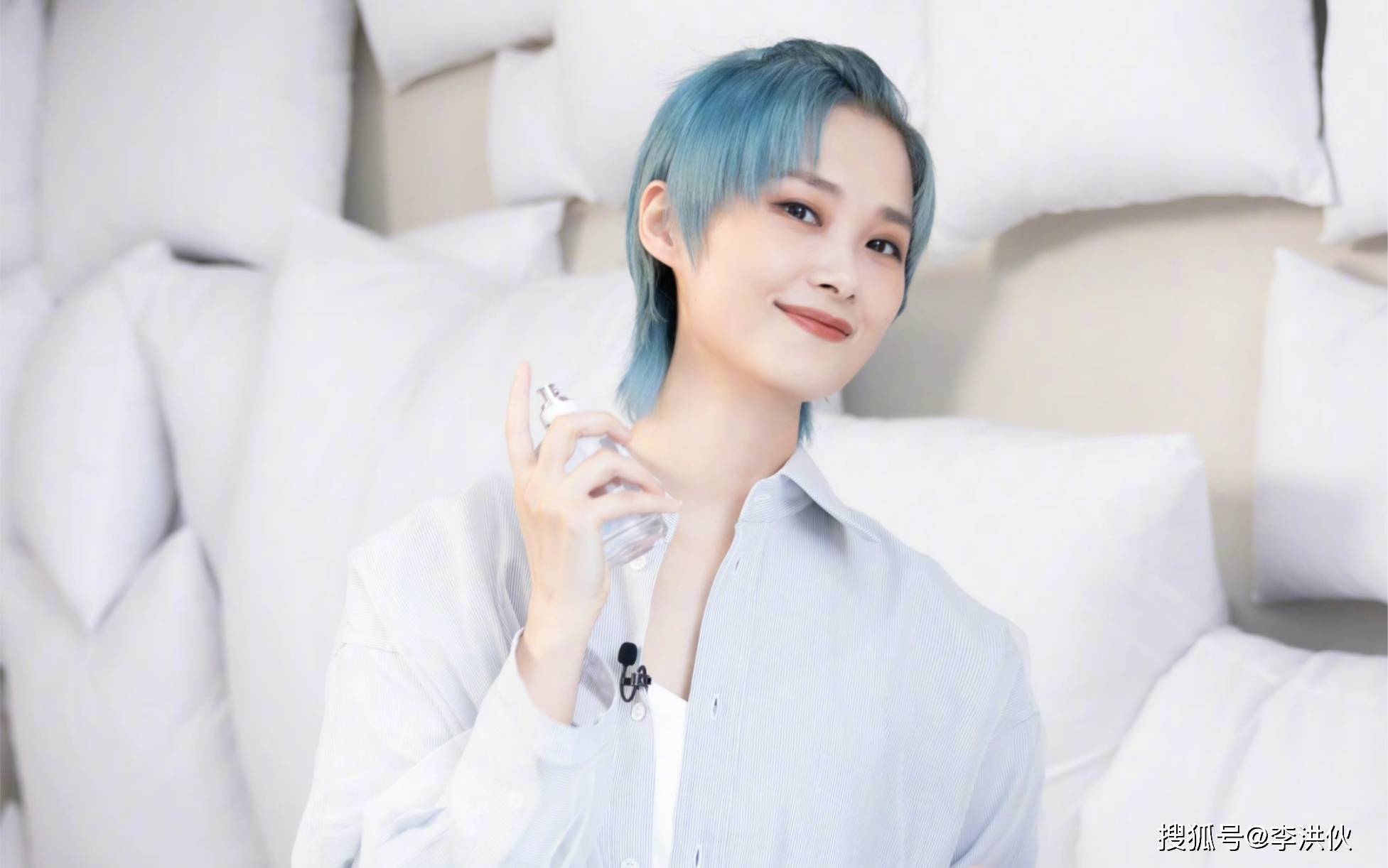 凭借《快乐女声》爆火的李宇春,当年高考物理满分_父母_男孩子_音乐