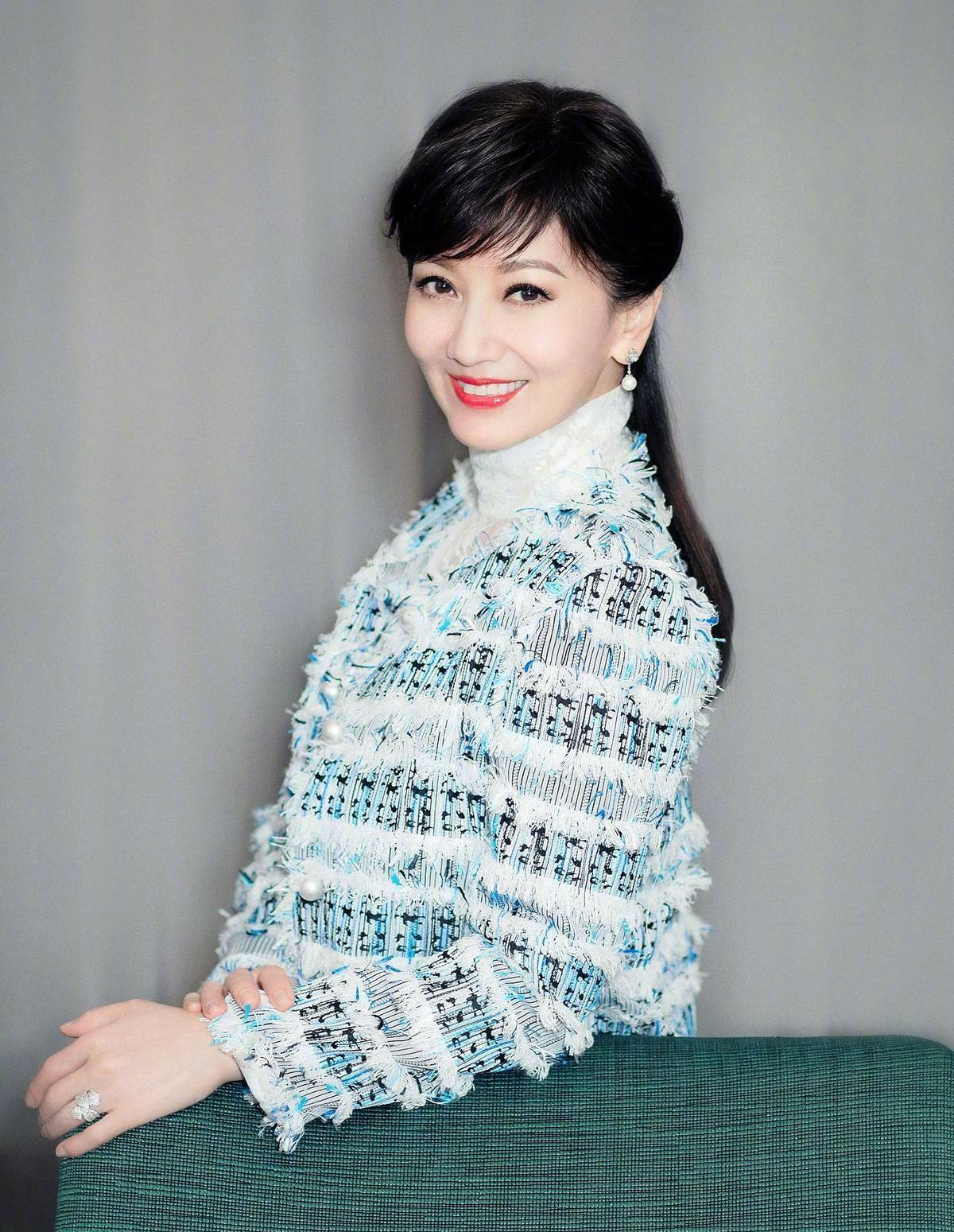 赵雅芝骄傲之光!大,次,小三子,让她足够自豪_音乐_李健_儿子