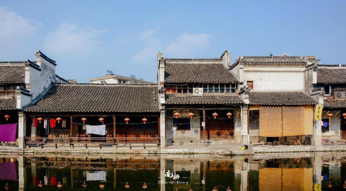 南浔古镇中美如画的百间楼,距今400年历史,原为陪嫁婢女而建