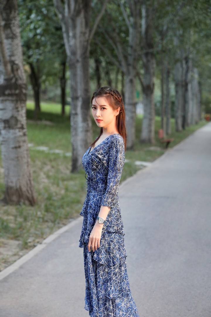 最美哈佛校花朱梓橦,一袭红衣礼裙亮相活动现场_红色_运动_成绩