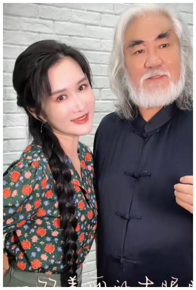 只能说,在圈内无论是杜星霖还是张纪中,他们都是大名人.