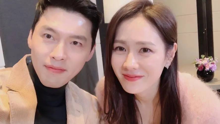 玄彬孙艺珍热恋被偶遇:甜蜜对视聊天,网友直呼太甜了!_爱情_祝福_迫降