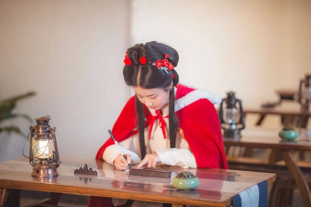 有祥瑞见百米长龙飞天凤凰龙年有龙凤出没,天官赐福啦!百米长龙