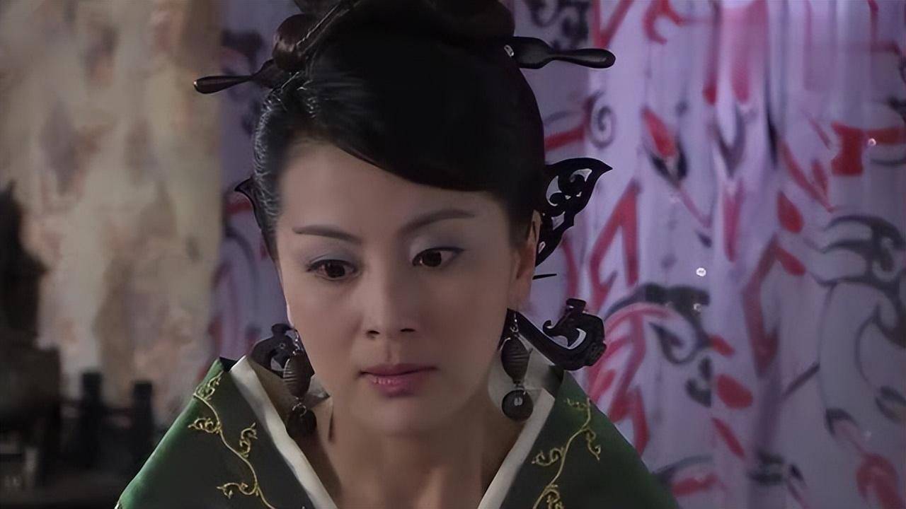 傅昭仪:汉元帝宠妃,差点让王政君母子被废,身后依然一场空_史丹_儿子