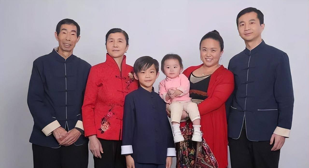 10岁中医小神童刘尚谨:诊脉准确率达98%,中医文化后继有人_孩子_支持