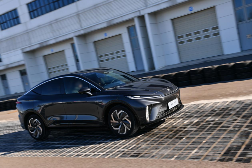 7大科目争性价比之王 飞凡r7舒适稳操胜券_搜狐汽车_搜狐网