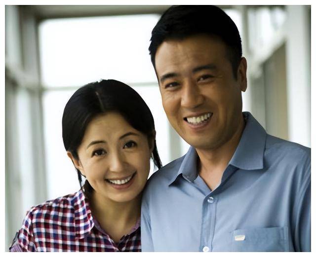 这样的反对使得于和伟和宋林静面临着巨大的压力.