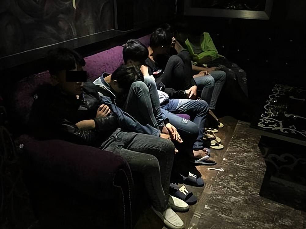 未成年男子表白失败,酒后坠楼死亡,法院支持家属索赔20多万元_责任